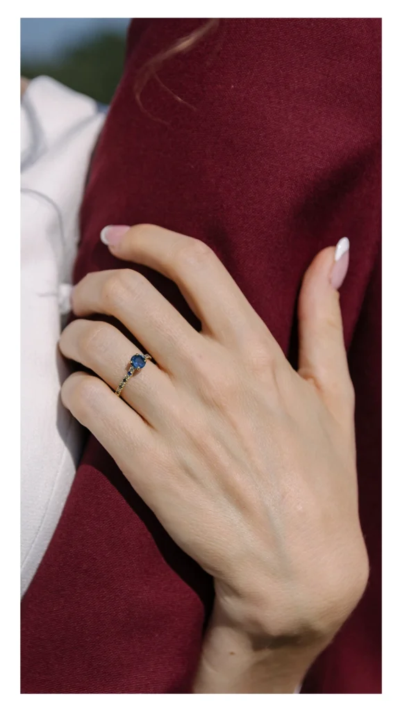 zoom sur la bague de la mariée, mariage isère