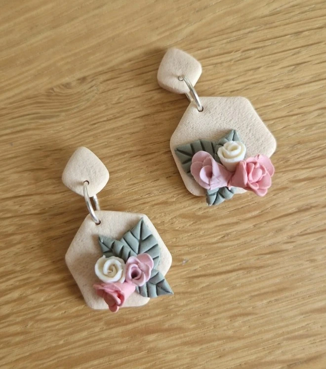 boucles d'oreilles fleuries pour un mariage par Jen Creativ