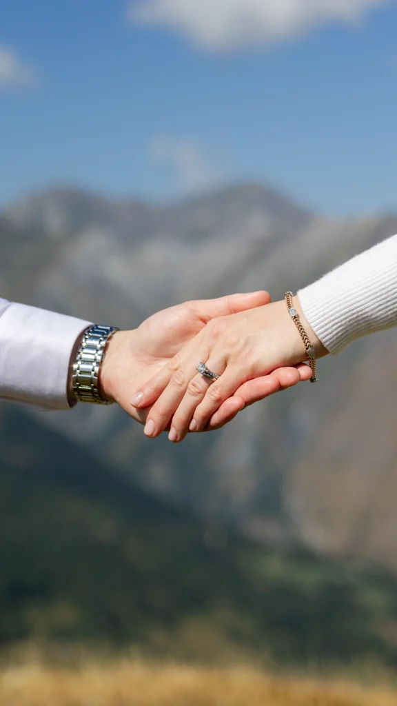 detail de bague d'un mariage à Courchevel
