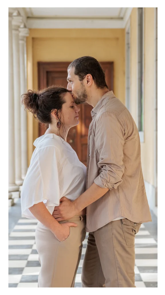 Séance couple Grenoble Jardin des Plantes, photo engagement Isère