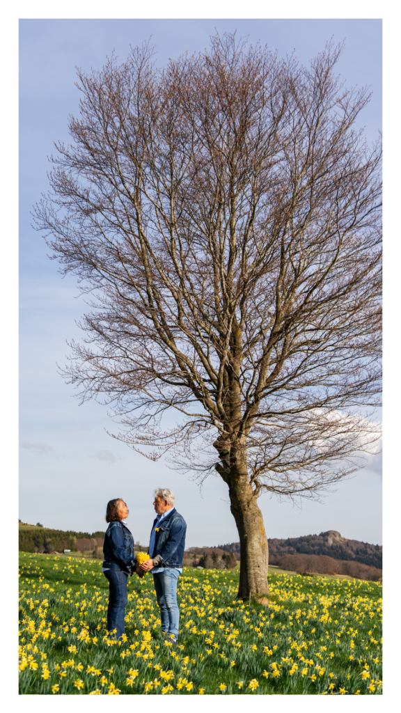 Photographe couple 60 ans Ardèche séance naturelle